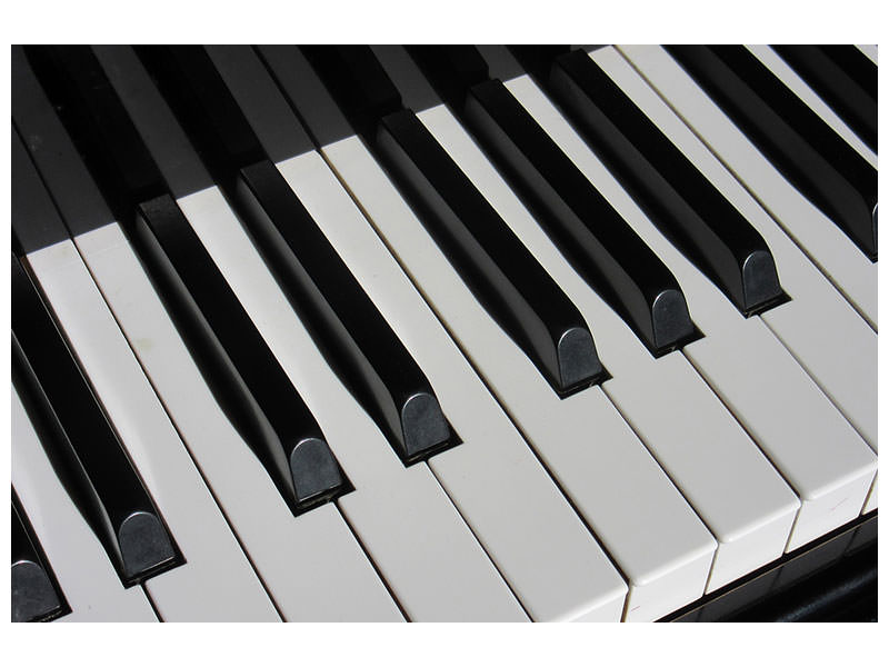 5-piece-canvas-print-close-up-piano